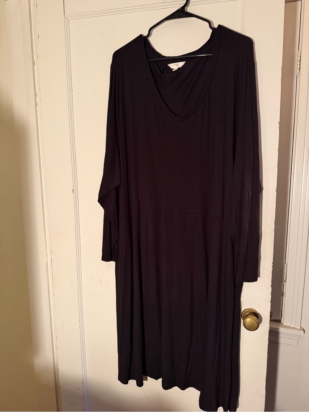 Terra & Sky Black Long Sleeve V-Neck Dress